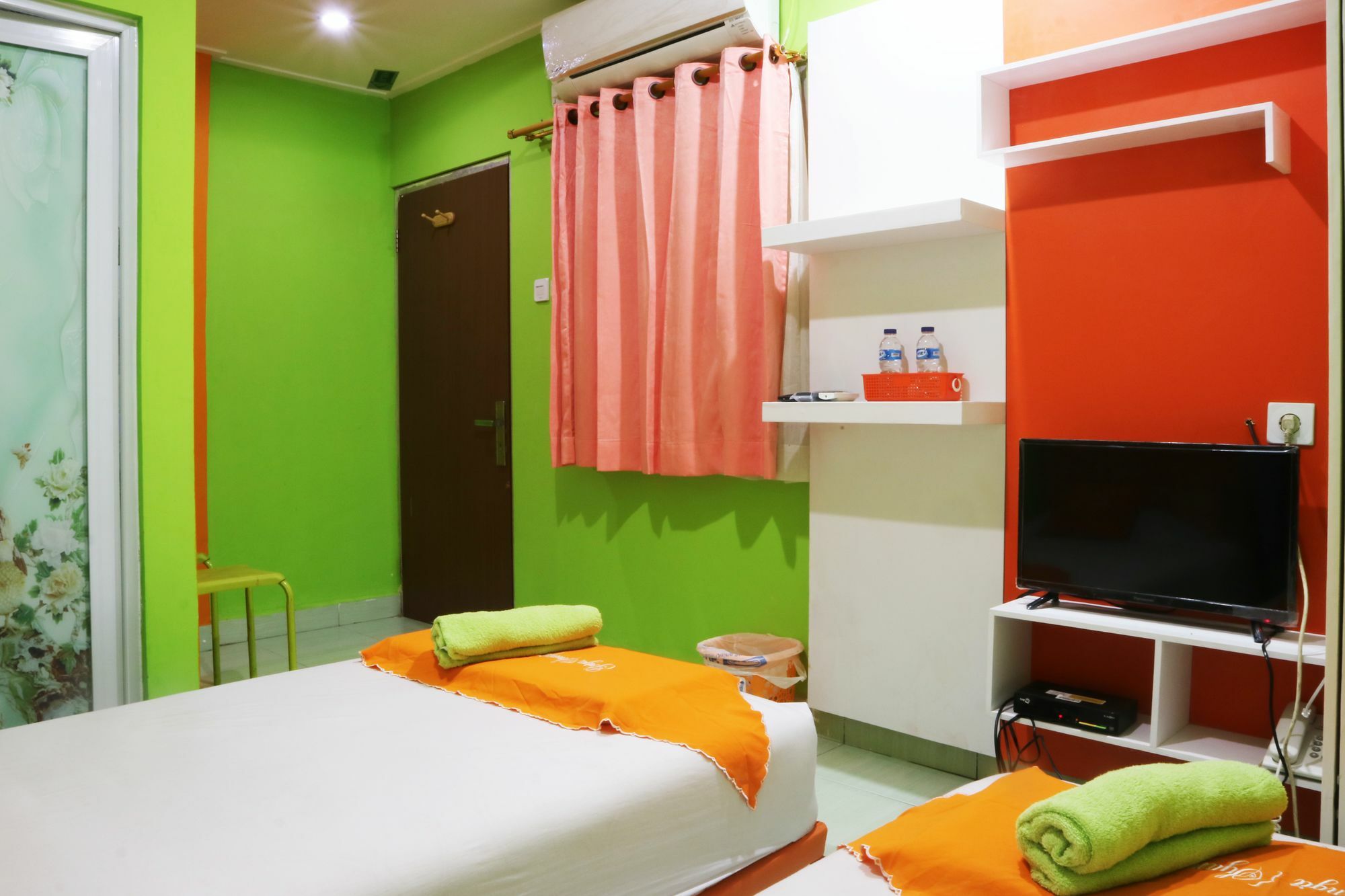 Seungit Syariah Inn Tebet Mitra Reddoorz Jakarta Exterior photo
